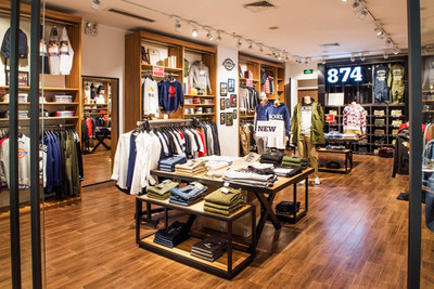 都市風(fēng)尚坐標 高檔商場中的服飾與鞋帽連鎖零售生態(tài)